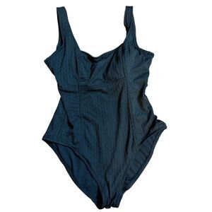 Catalina Women’s Black Textured Slimming One-piece Swimsuit Sz XL